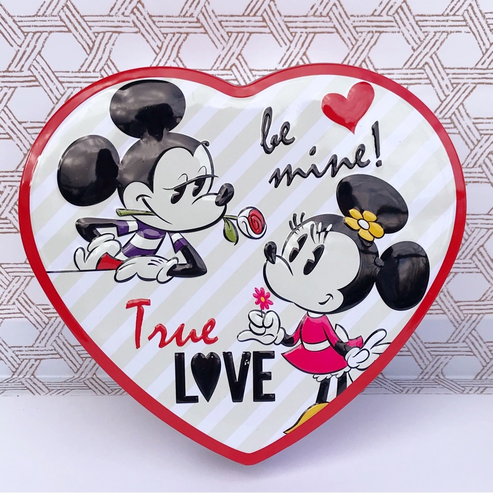 Disney Mickey & Minnie Heart Shaped Valentine Gift Tin (Empty)
